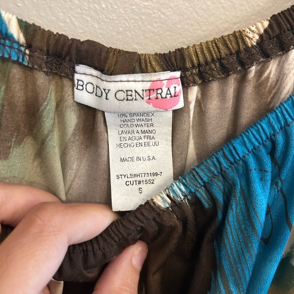 Women’s Y2K Body Central floral flowing top with fitted bottom - Picture 2 of 12